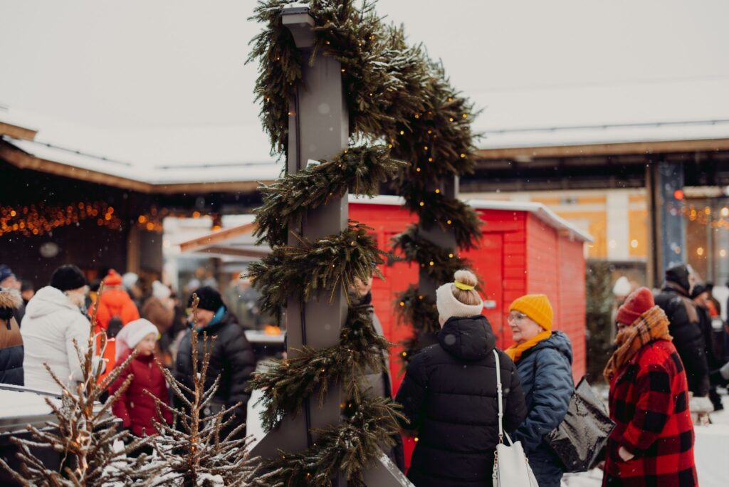 People at the Rauma Christmas Market gate.
