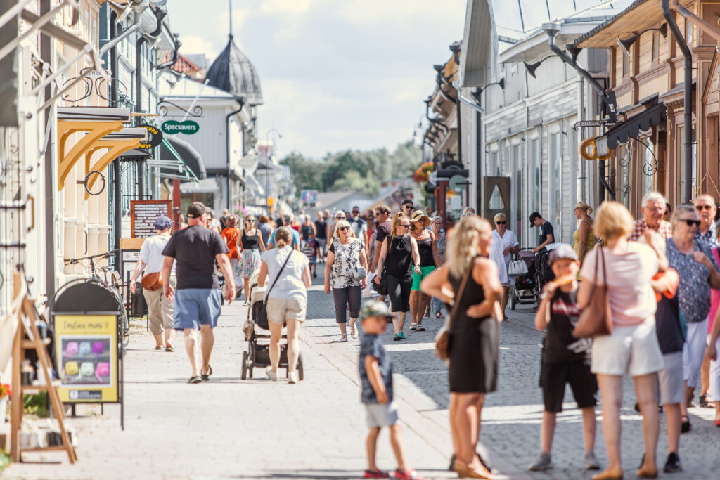 People in Old Rauma.